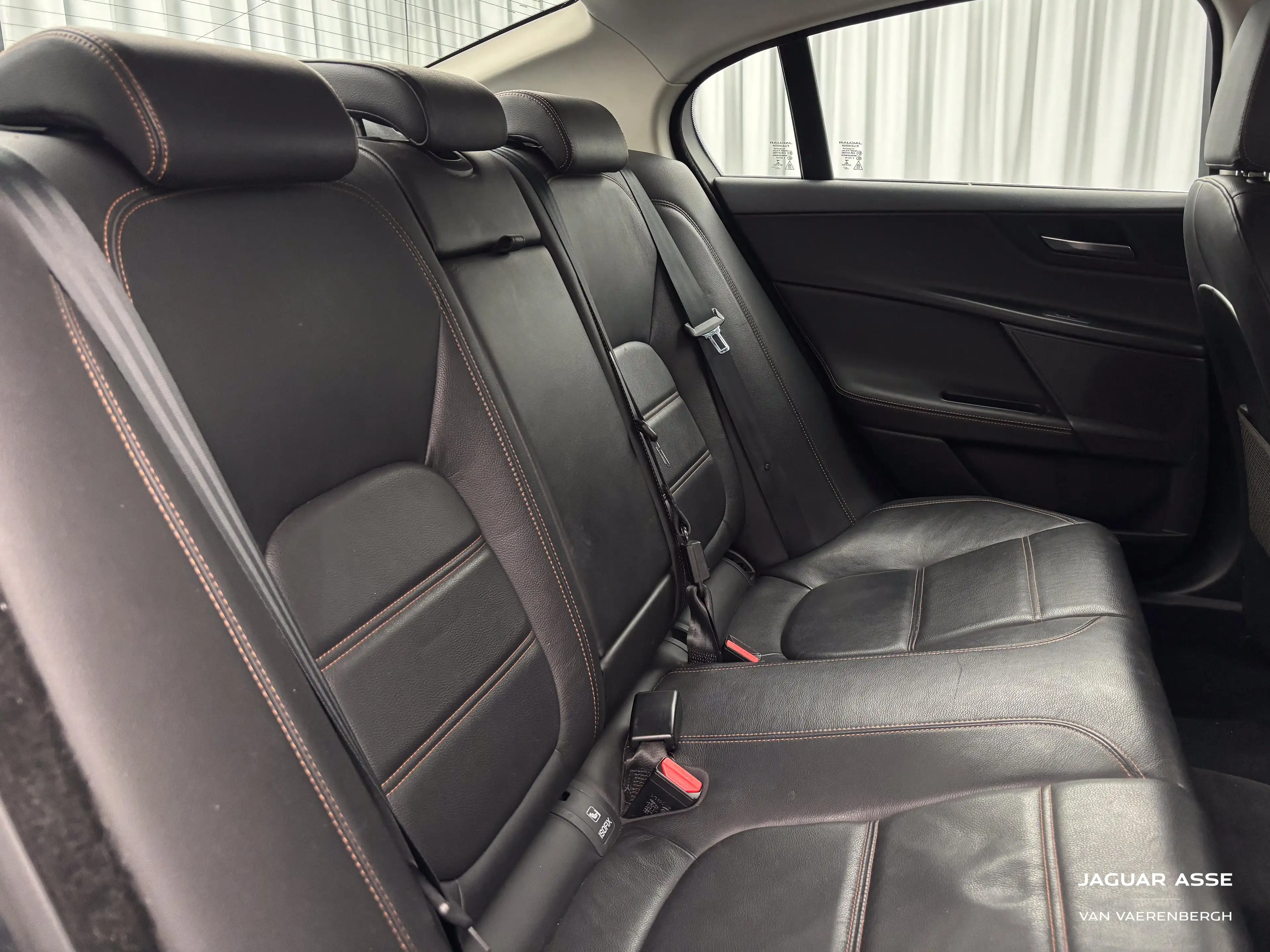 Jaguar XE 2.0 diesel — photo 5