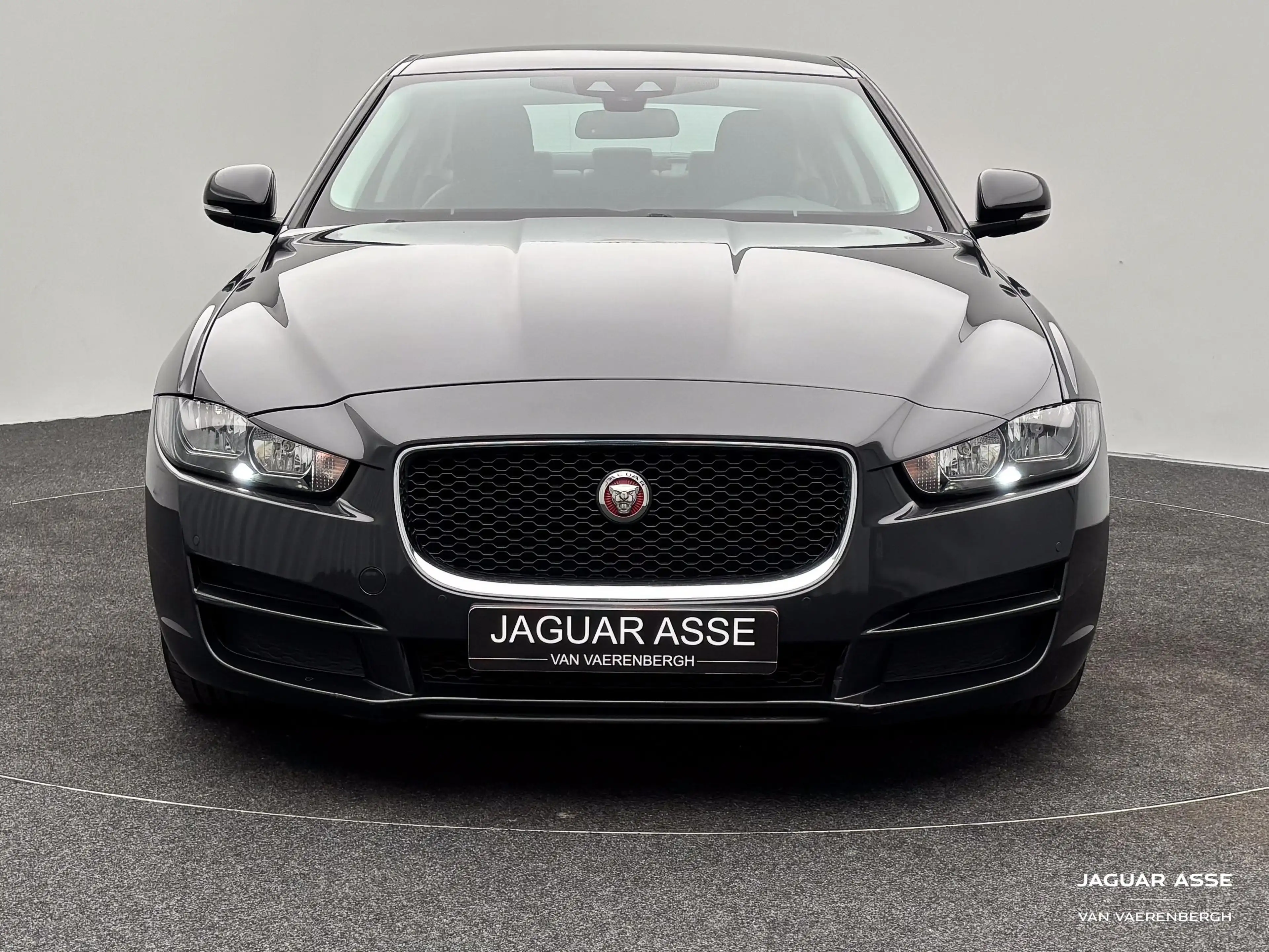 Jaguar XE 2.0 diesel — photo 8