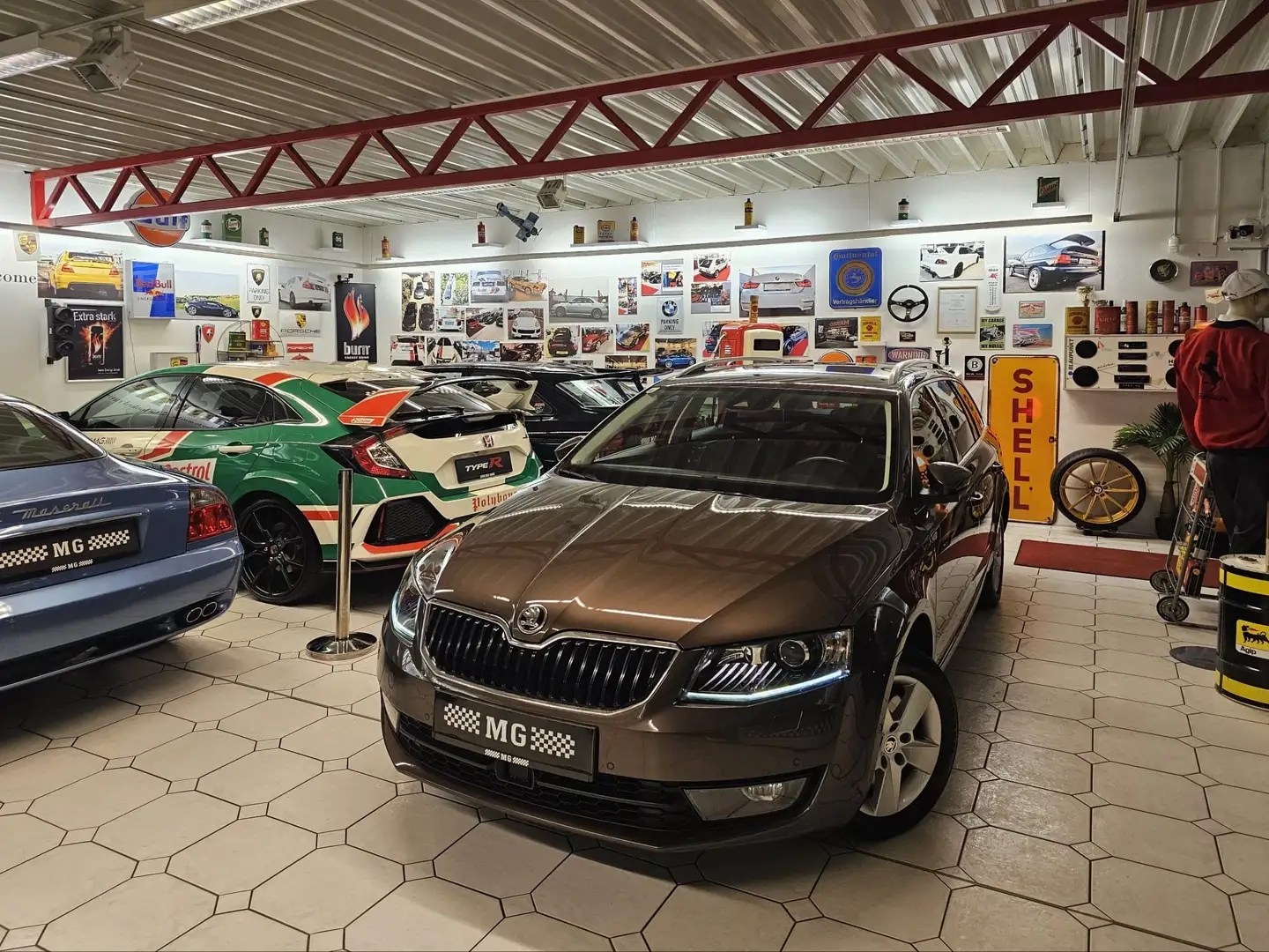 Skoda Octavia 4x4 Style DSG Braun - 1