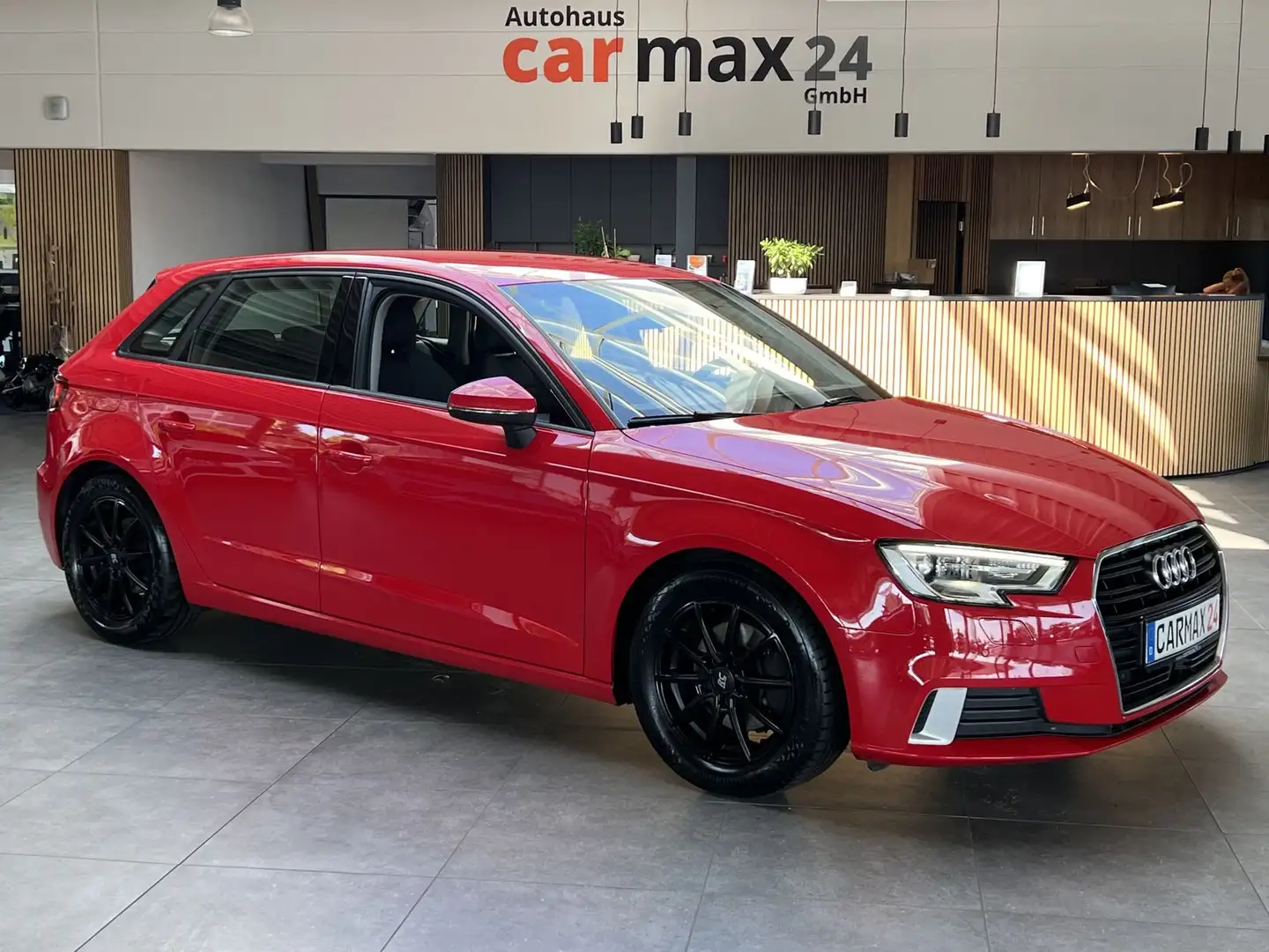 Audi A3 1.6 TDI sport AHK Xenon SHZ Rot - 1