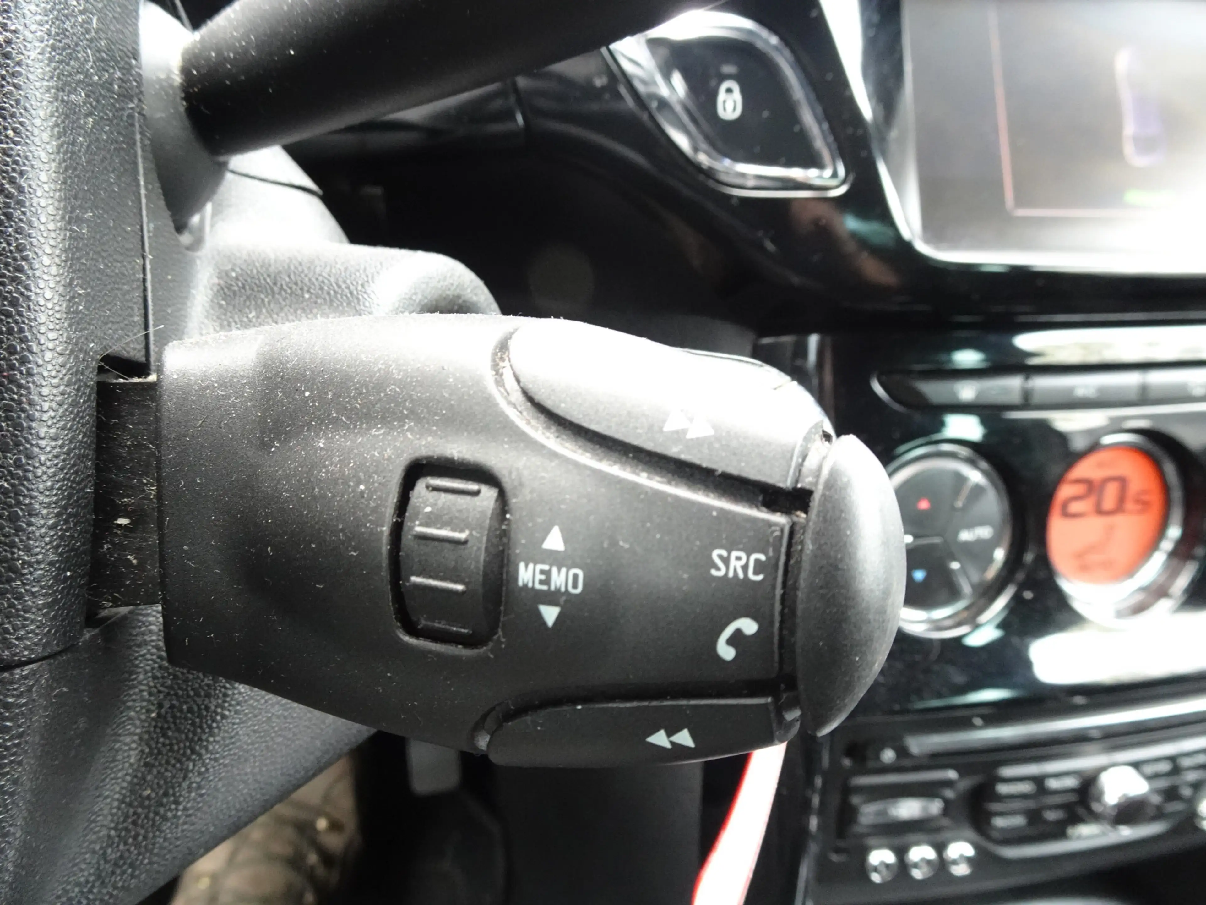 DS Automobiles DS 3 1.2 PureTech So Chic — photo 10