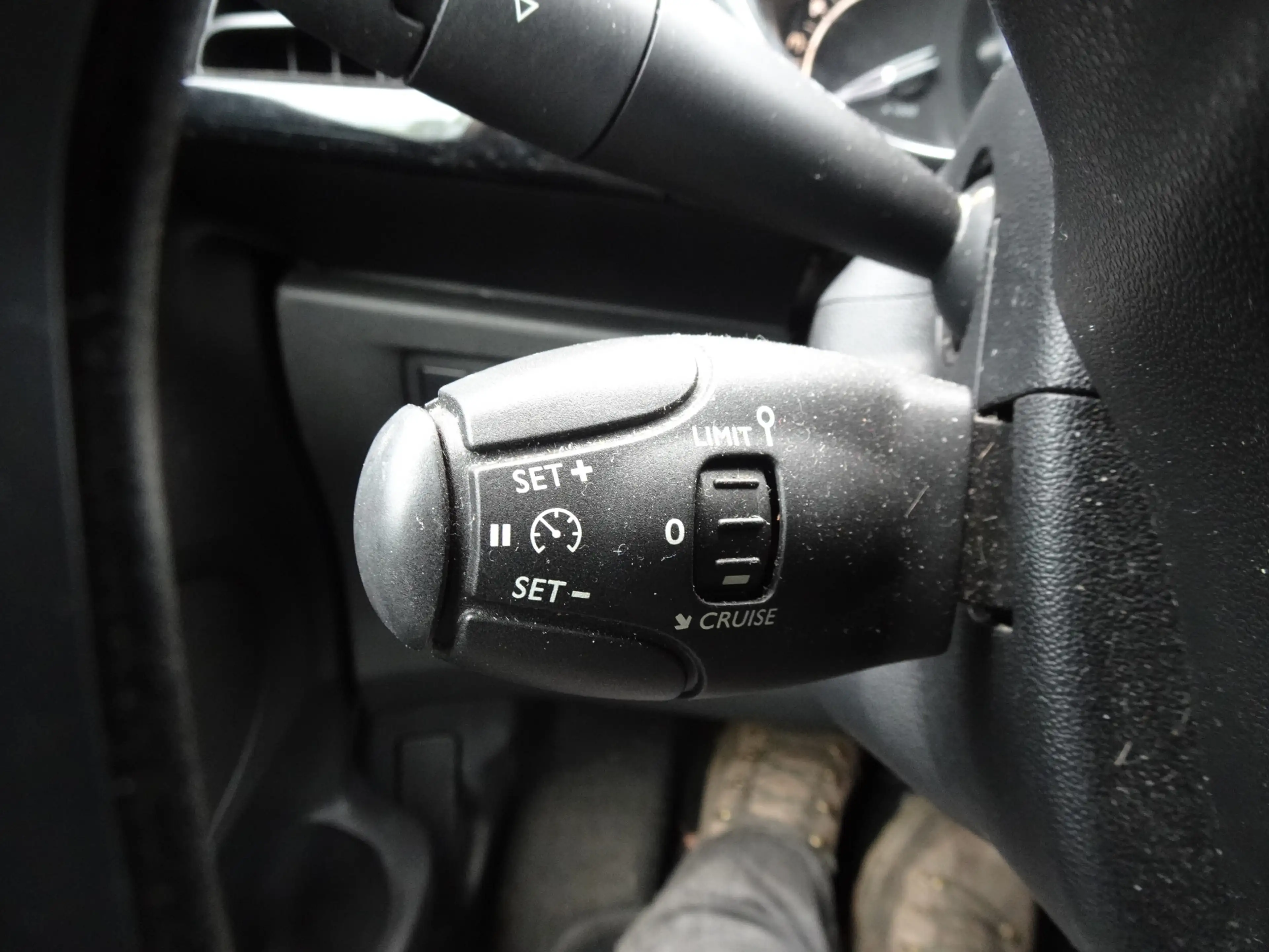 DS Automobiles DS 3 1.2 PureTech So Chic — photo 11