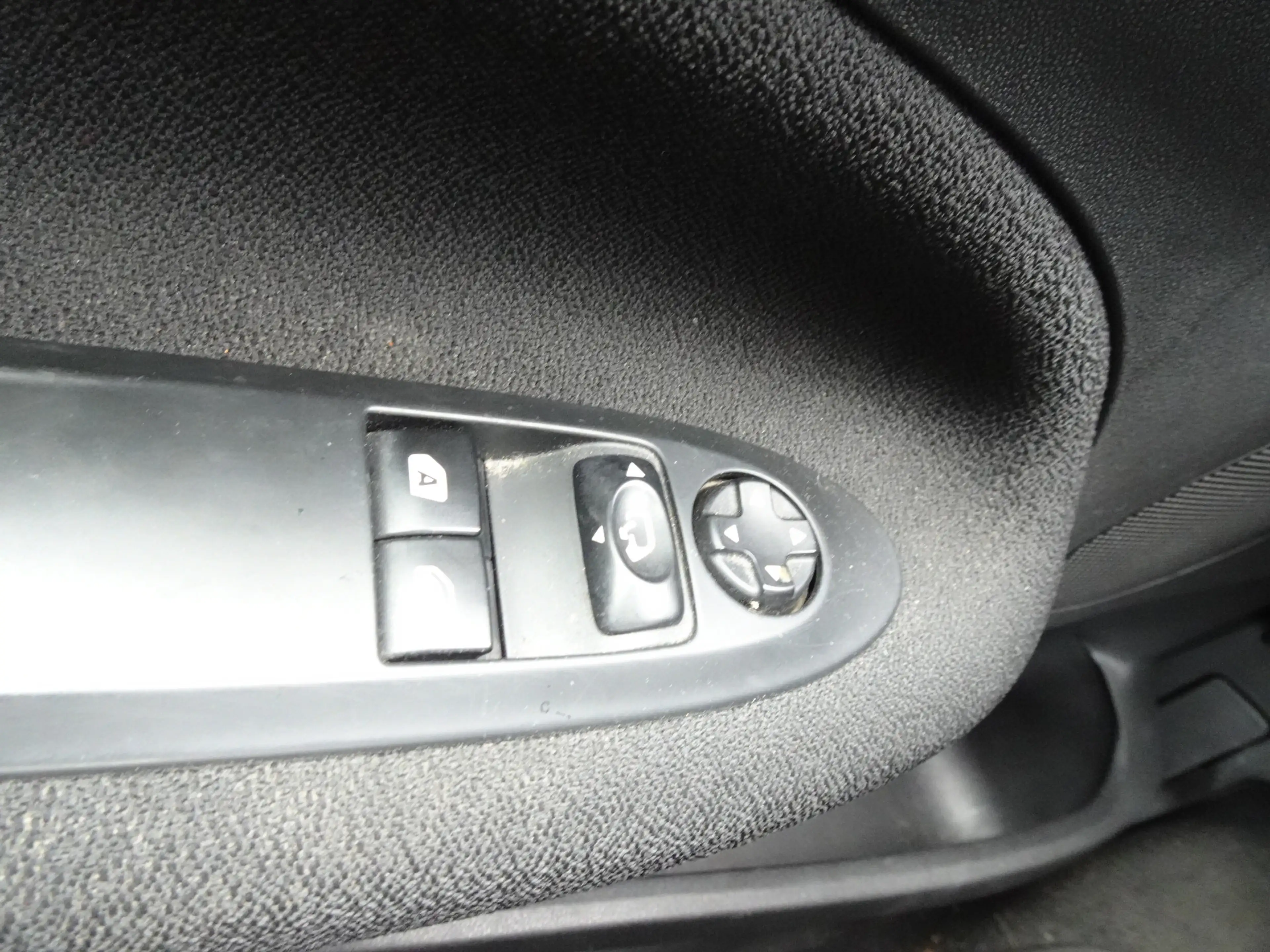 DS Automobiles DS 3 1.2 PureTech So Chic — photo 13