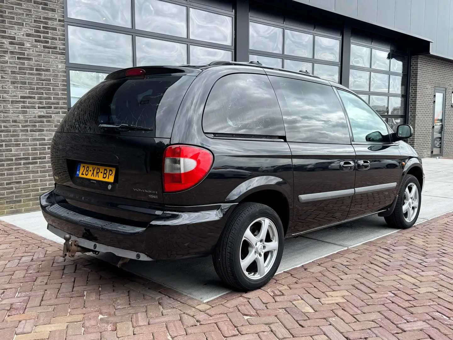 Chrysler Voyager 2.4i SE | 7 persoons | Clima | Cruise | Noir - 2