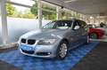 BMW 318 i Touring *STEUERKETTE NEU*PANORAMA*PDC Blau - thumbnail 1