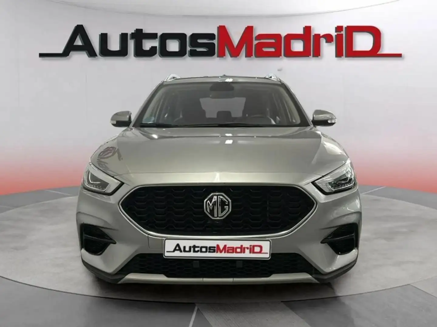 MG ZS 1.5 Comfort Plateado - 2