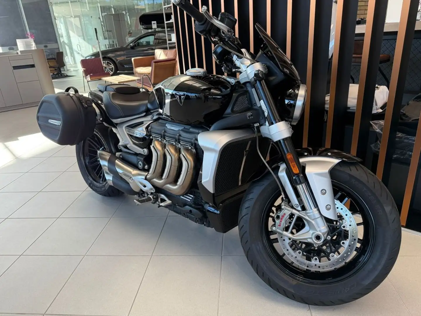 Triumph Rocket 3 R Zwart - 2
