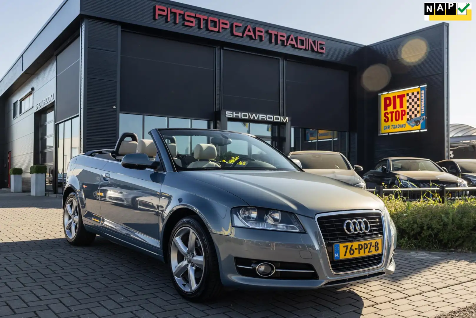 Audi A3 Cabriolet 1.2 TFSI S-edition, 105 PK, NL Auto, Air Blu/Azzurro - 1