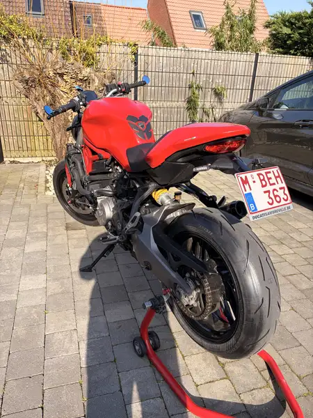 Ducati Monster 821 - foto 3