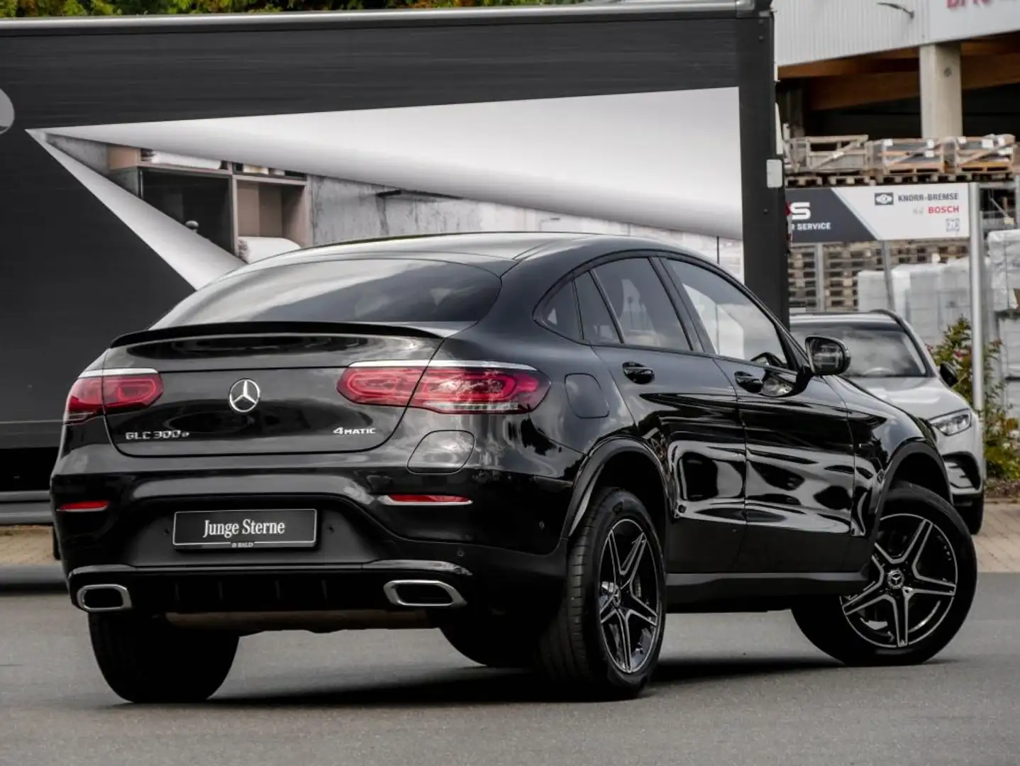 Mercedes-Benz GLC 300 e 4MATIC Coupé +AMG+MBUX+Wide+SHD+Night Grau - 2