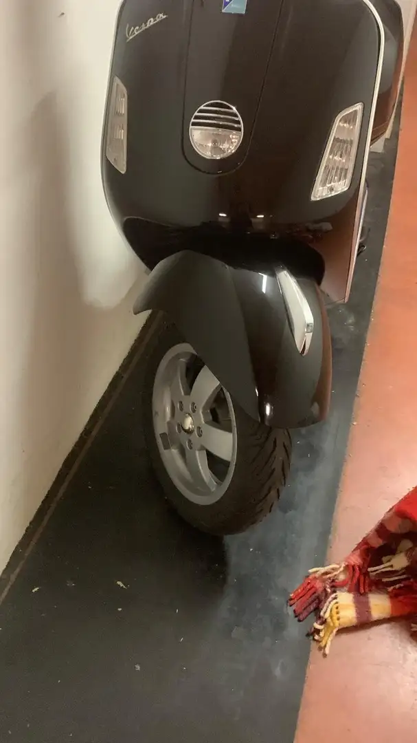 Vespa GTS 250 Nero - 1