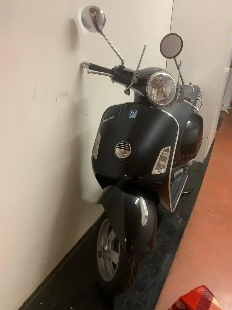 Vespa GTS 250 Nero - 2