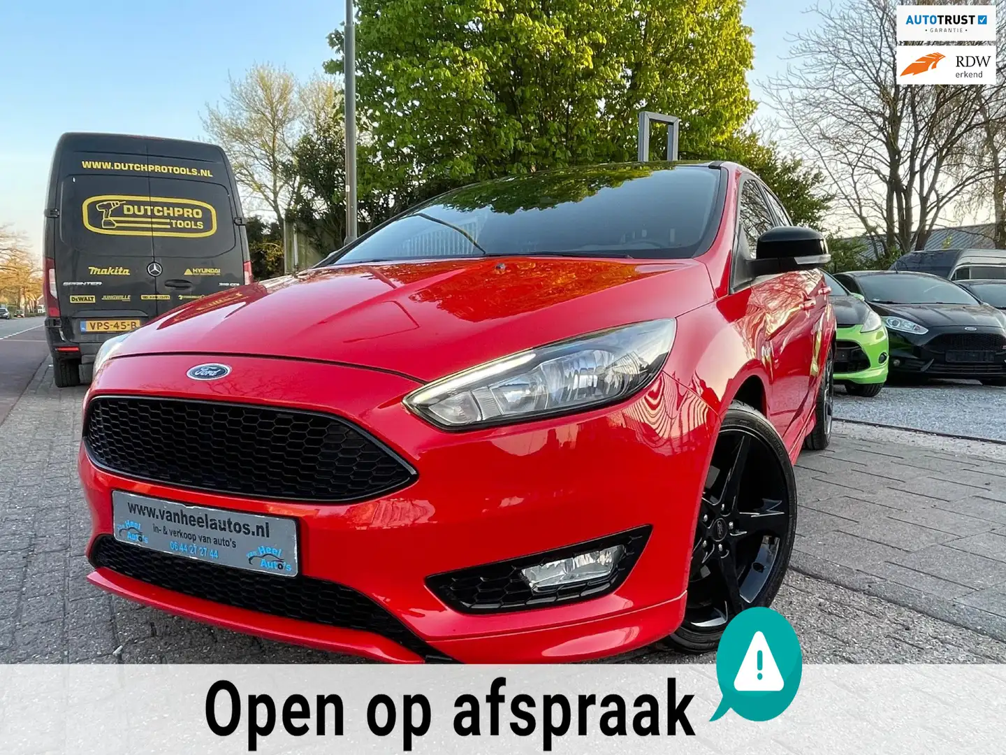 Ford Focus 1.5 ST-Line Clima Elek Pakket Lmv Cruise Nw Apk Rosso - 1