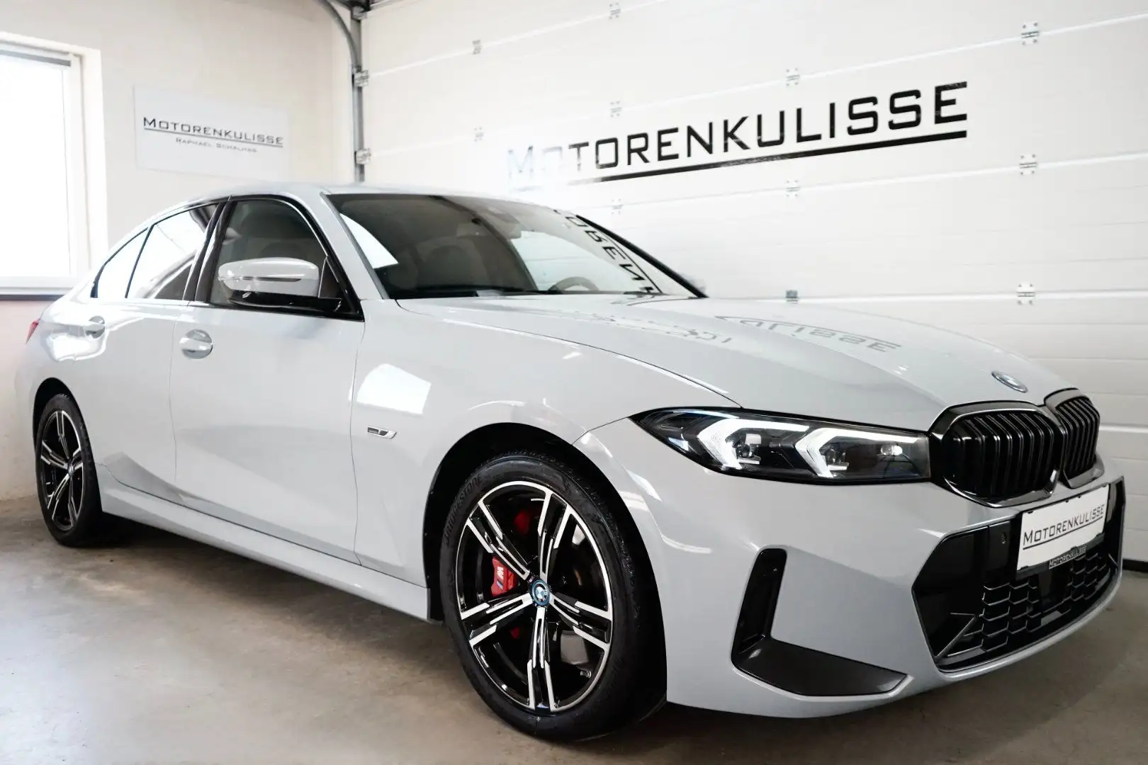 BMW 320 e M Sport PRO - adapt. LED - Driving Ass. Plus - Grau - 2
