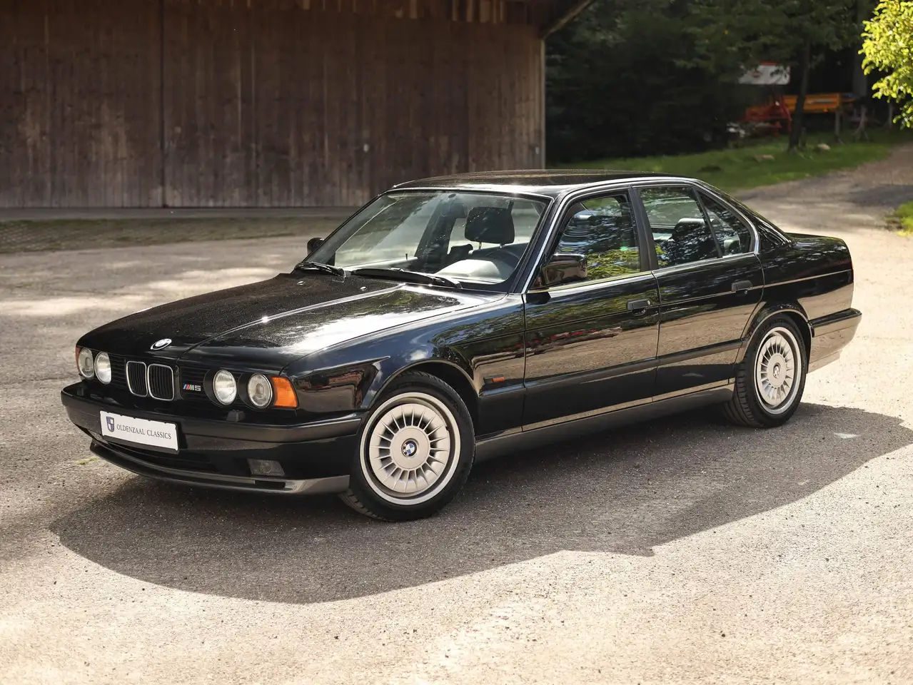 BMW M5 3.6 E34 - Collector Quality, Black on Black, foto 1