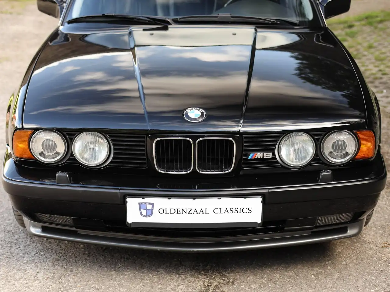 BMW M5 3.6 E34 - Collector Quality, Black on Black, foto 12