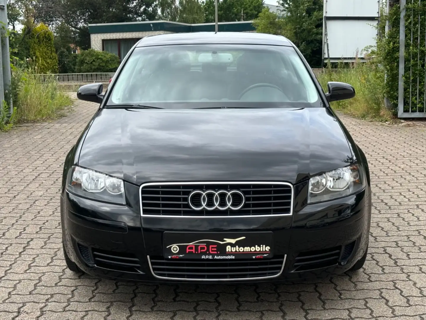Audi A3 1.6 Ambiente 2 Hand Tüv/Au NEU Schwarz - 2