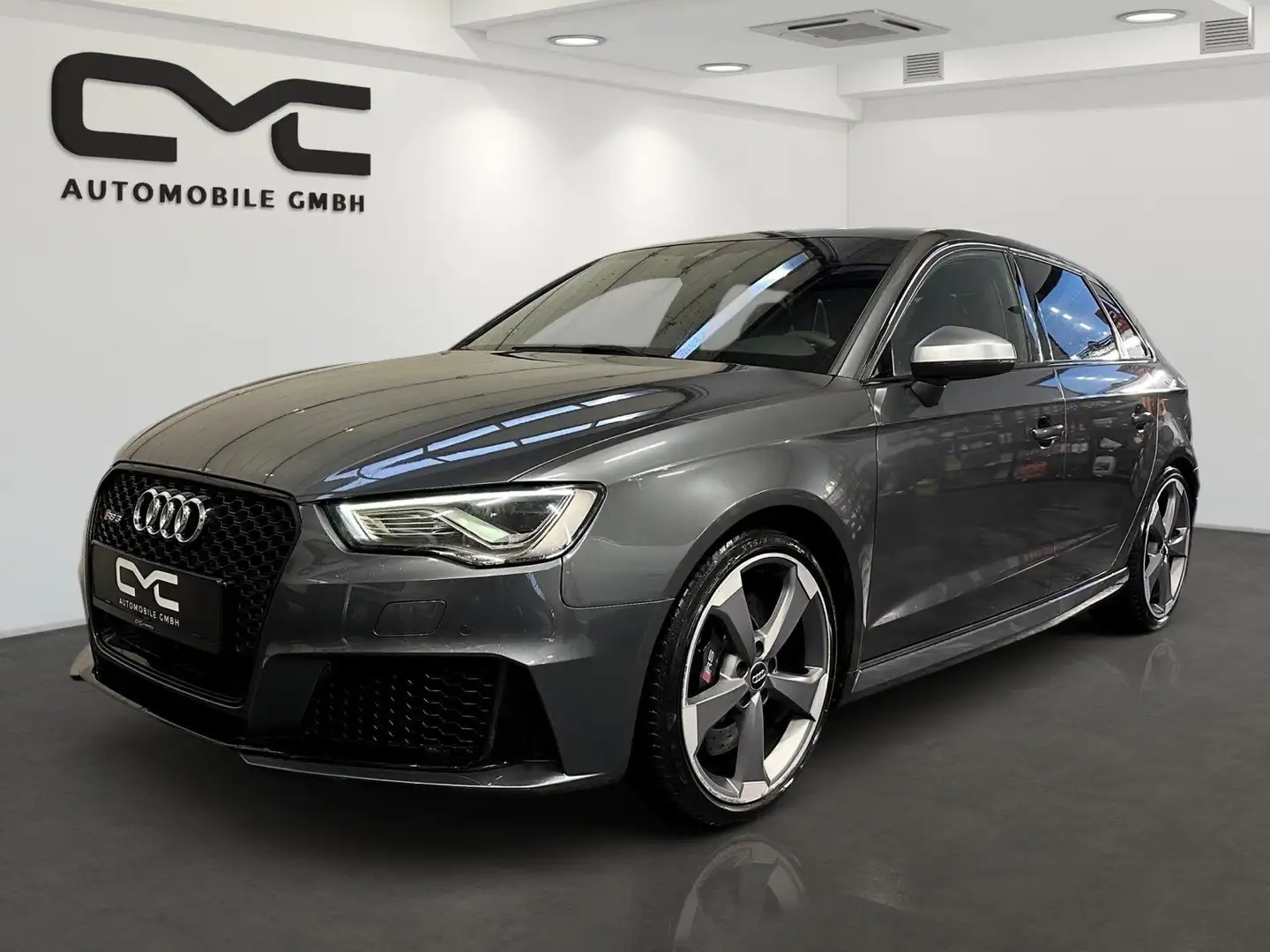 Audi RS3 2,5 TFSI quattro S-tronic S-line/Keyless/LED/SH/ Grau - 1