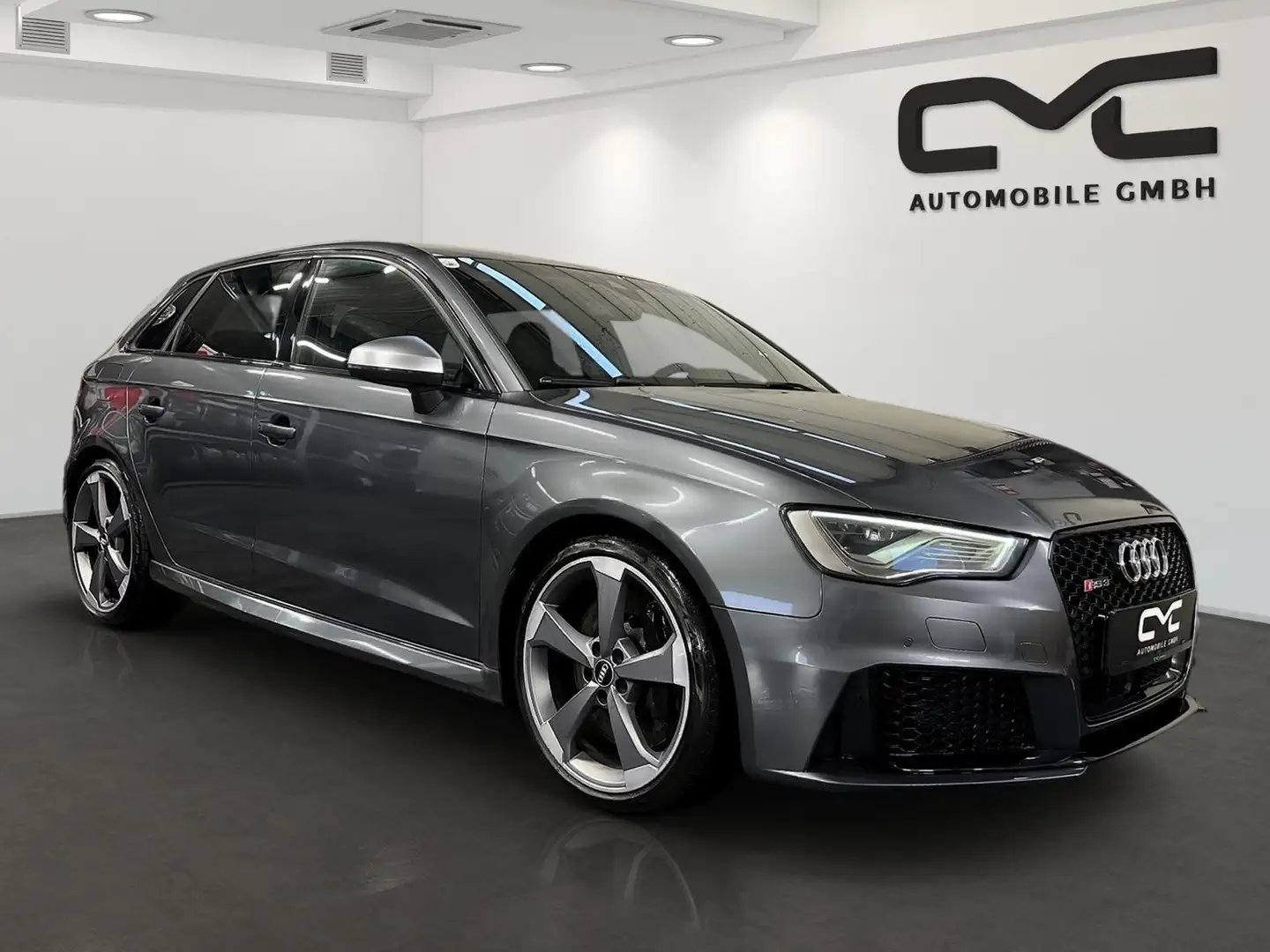 Audi RS3 2,5 TFSI quattro S-tronic S-line/Keyless/LED/SH/ Grau - 2