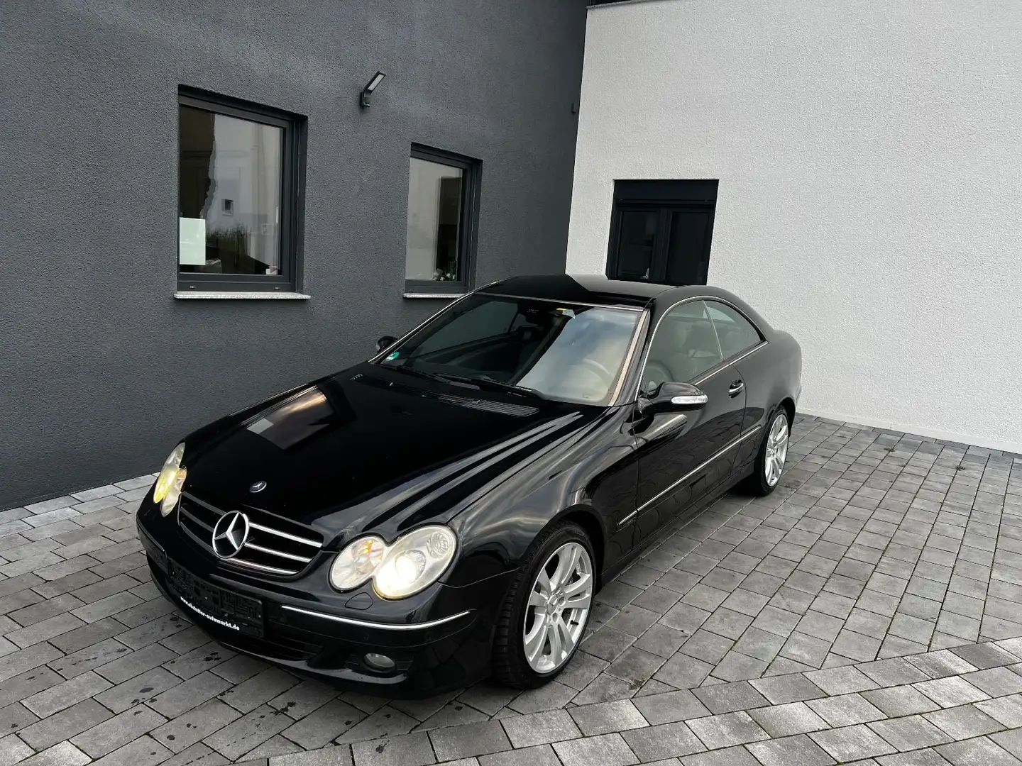 Mercedes-Benz CLK 320 CDI Coupe Avantgarde/Automatik/Navi Schwarz - 1