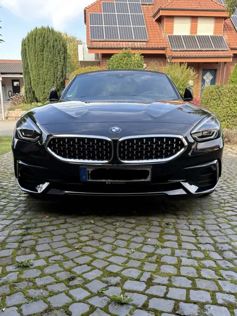 BMW Z4 sDrive 20 i Sport Line Schwarz - 2