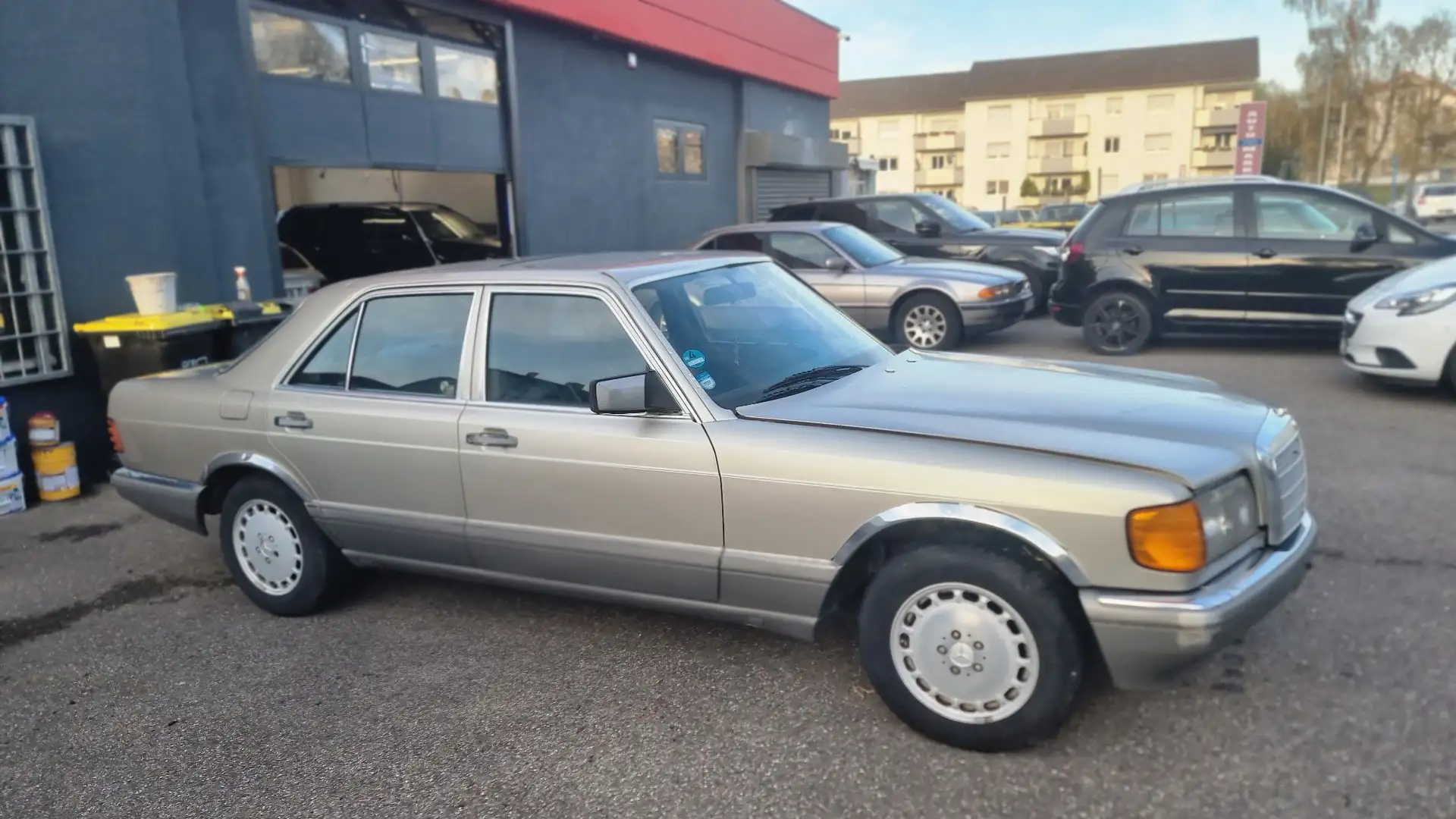 Mercedes-Benz 420 - 1