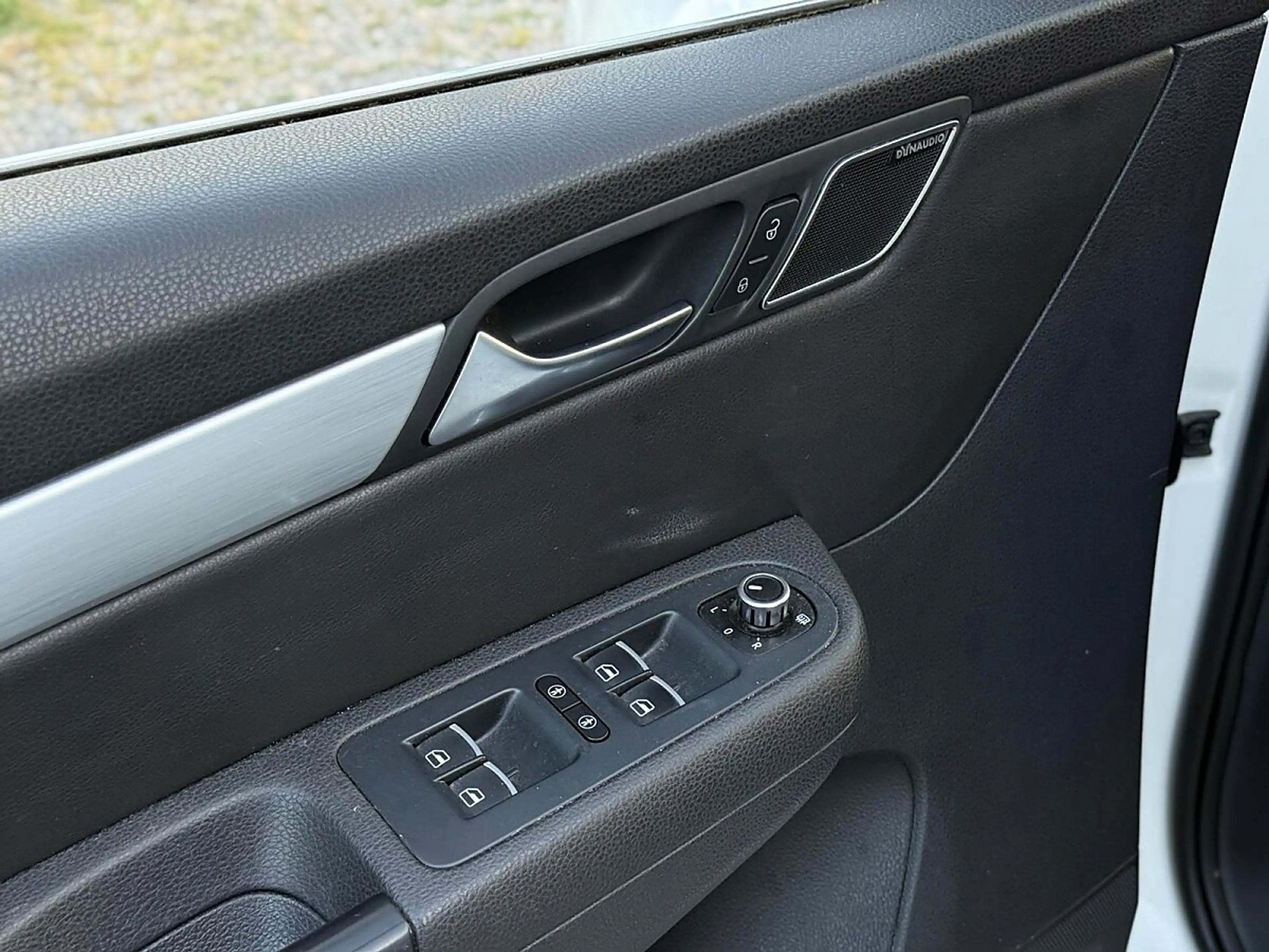 Volkswagen Sharan Highline BMT 2,0 TDI DPF 4Motion — photo 9