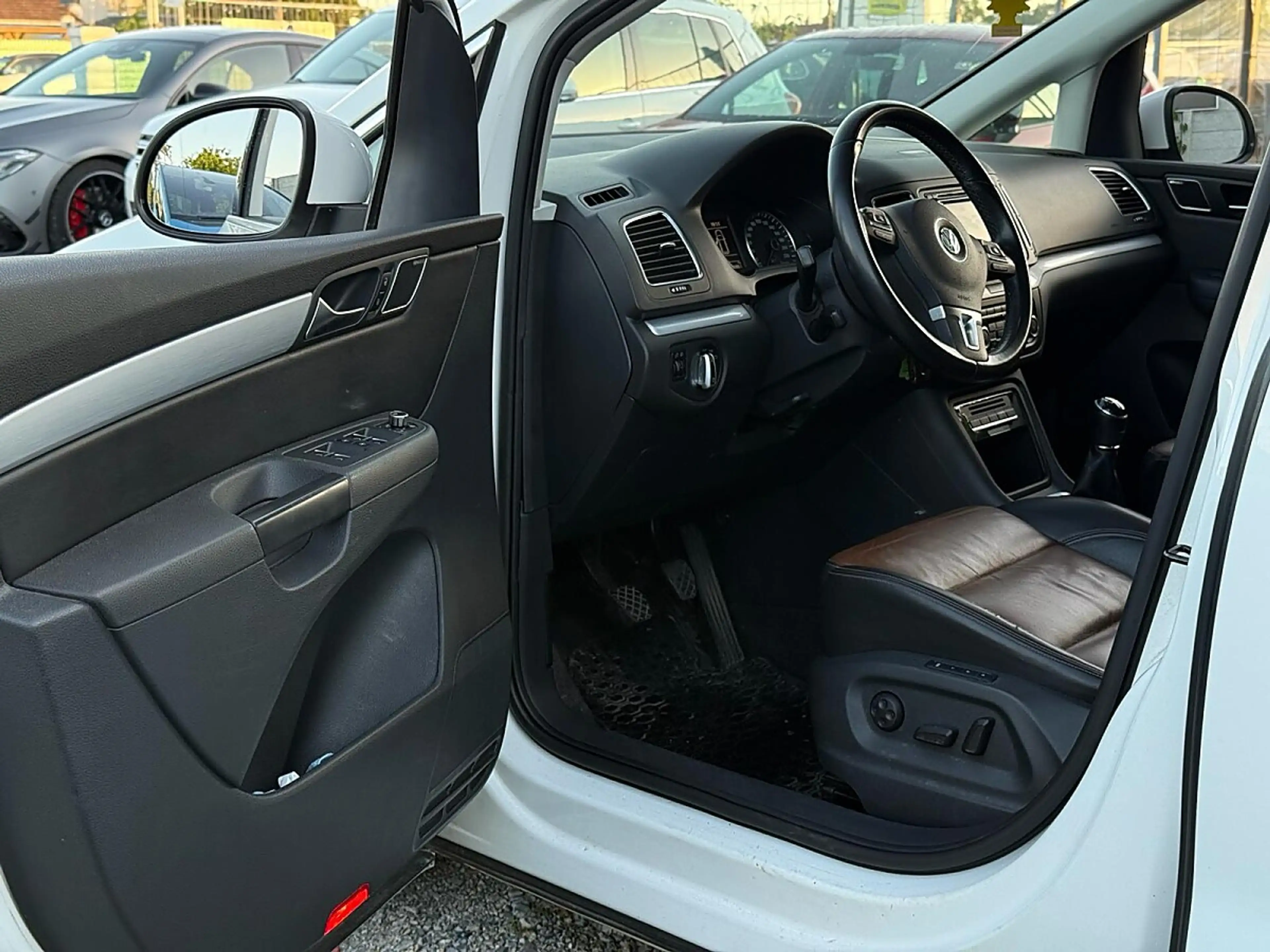 Volkswagen Sharan Highline BMT 2,0 TDI DPF 4Motion — photo 8