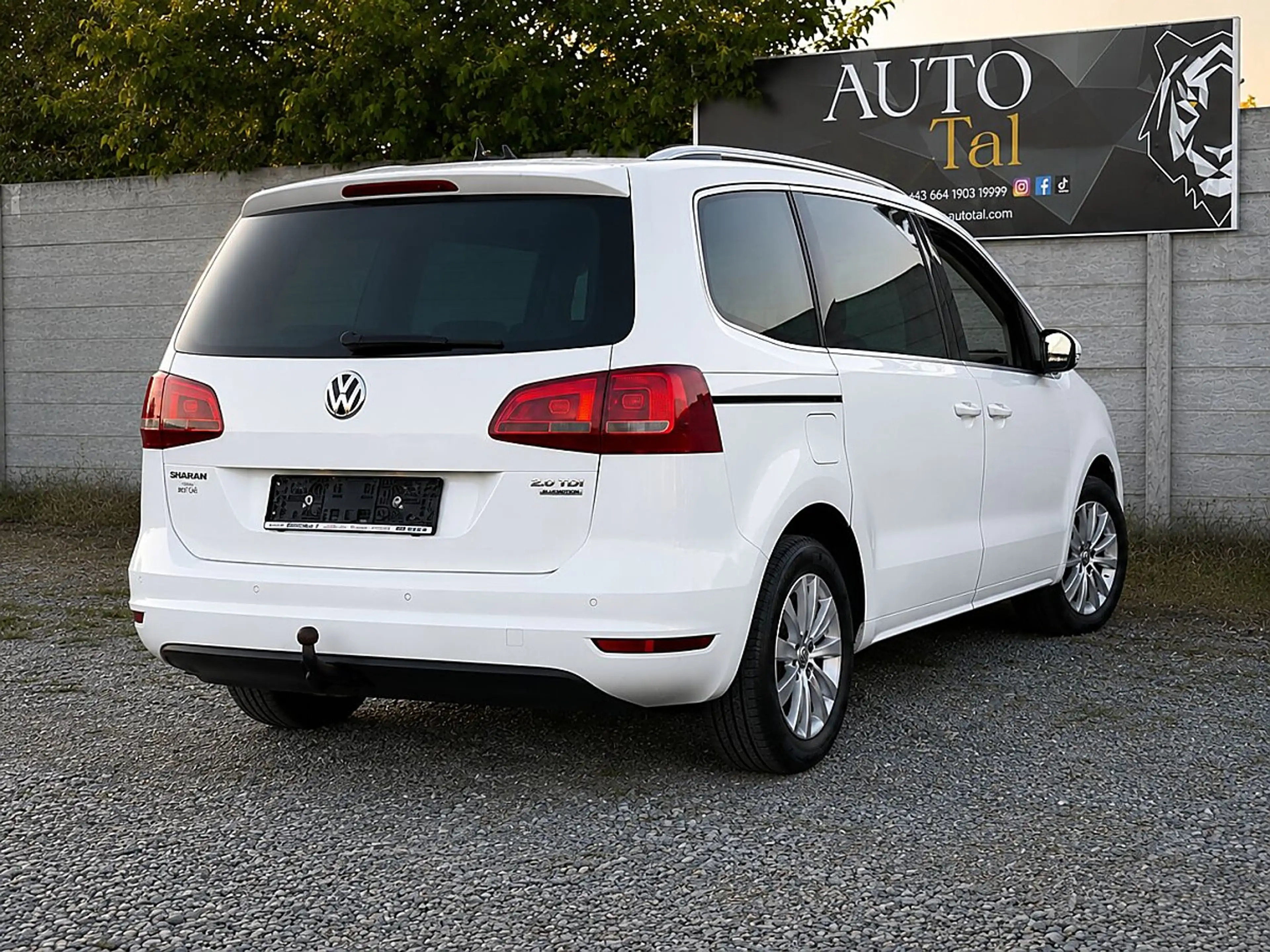 Volkswagen Sharan Highline BMT 2,0 TDI DPF 4Motion — photo 6