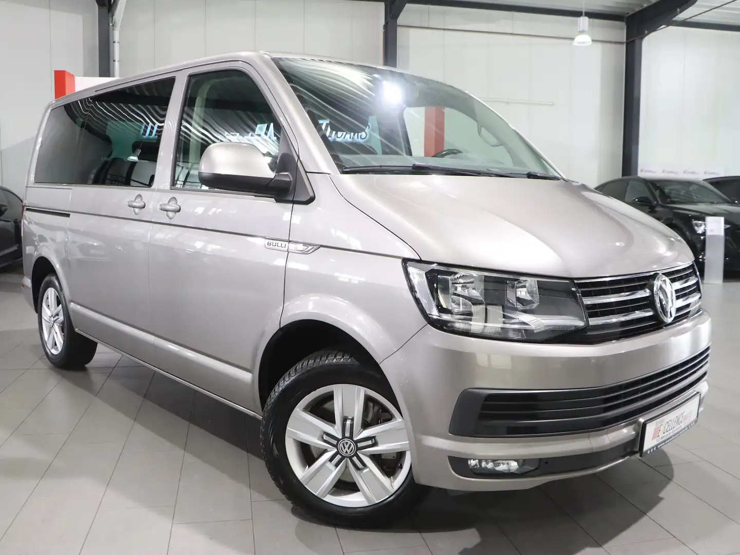 Volkswagen T6 Multivan 2.0 TDI DSG Comfortline 7-SITZE, AHK Beige - 2