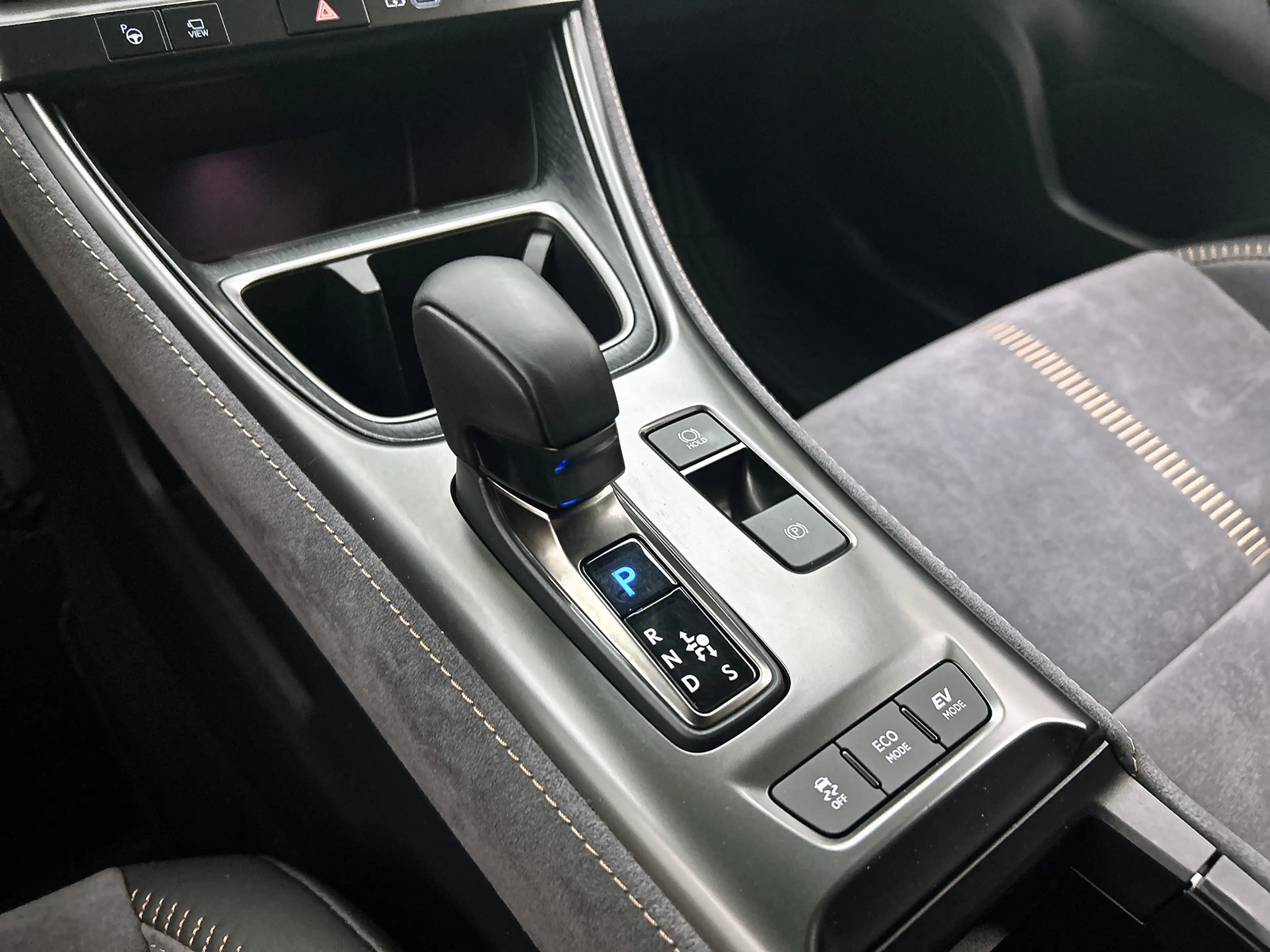 Lexus LBX Cool AWD | Advanced Pack | — photo 11