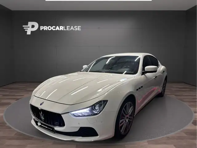 Maserati Ghibli 3.0 V6 S Automatik/ Bi-Xenon/Camera/Carbonne/20/Le