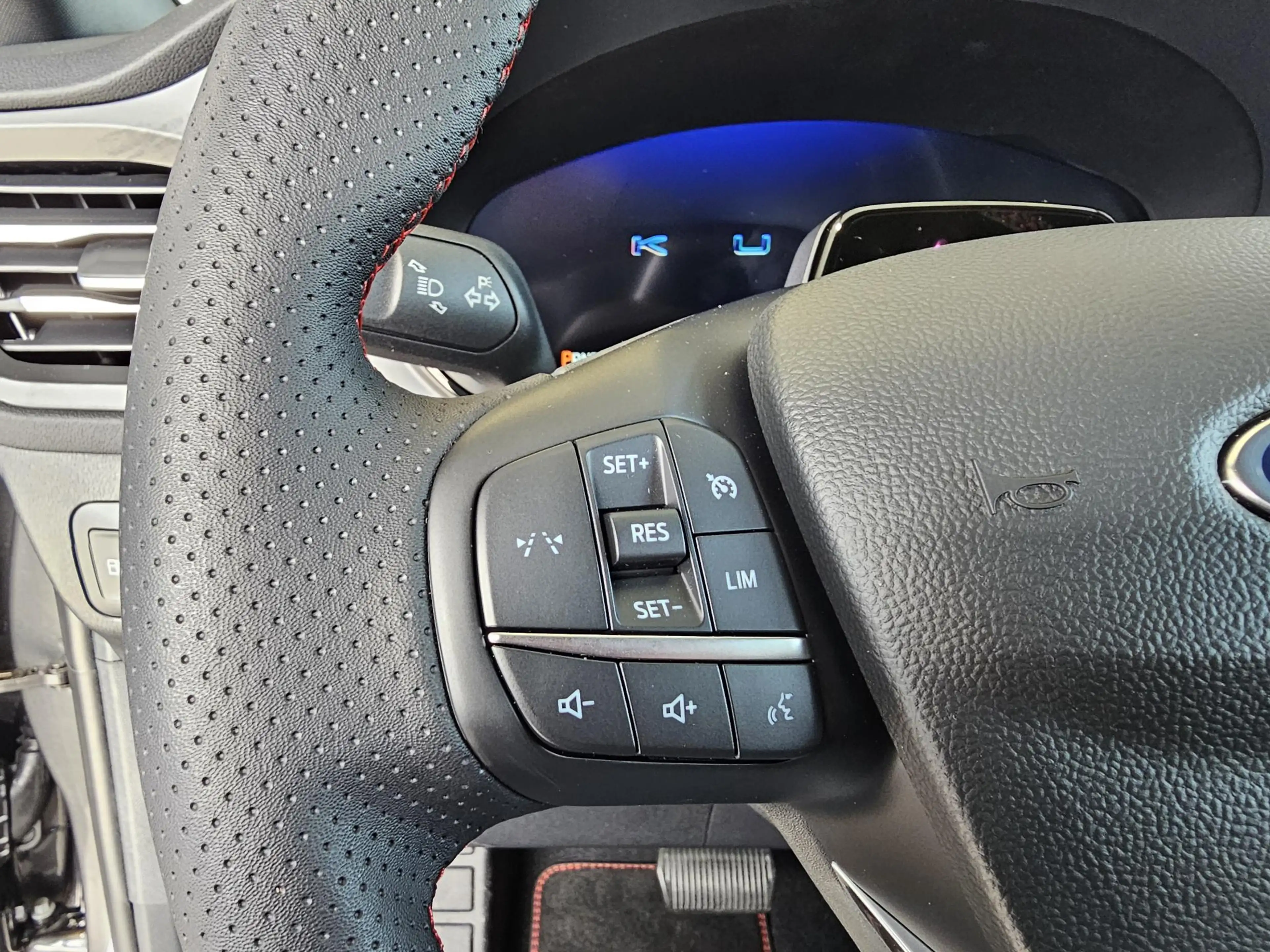 Ford Kuga 2.5 PHEV ST-Line — photo 14