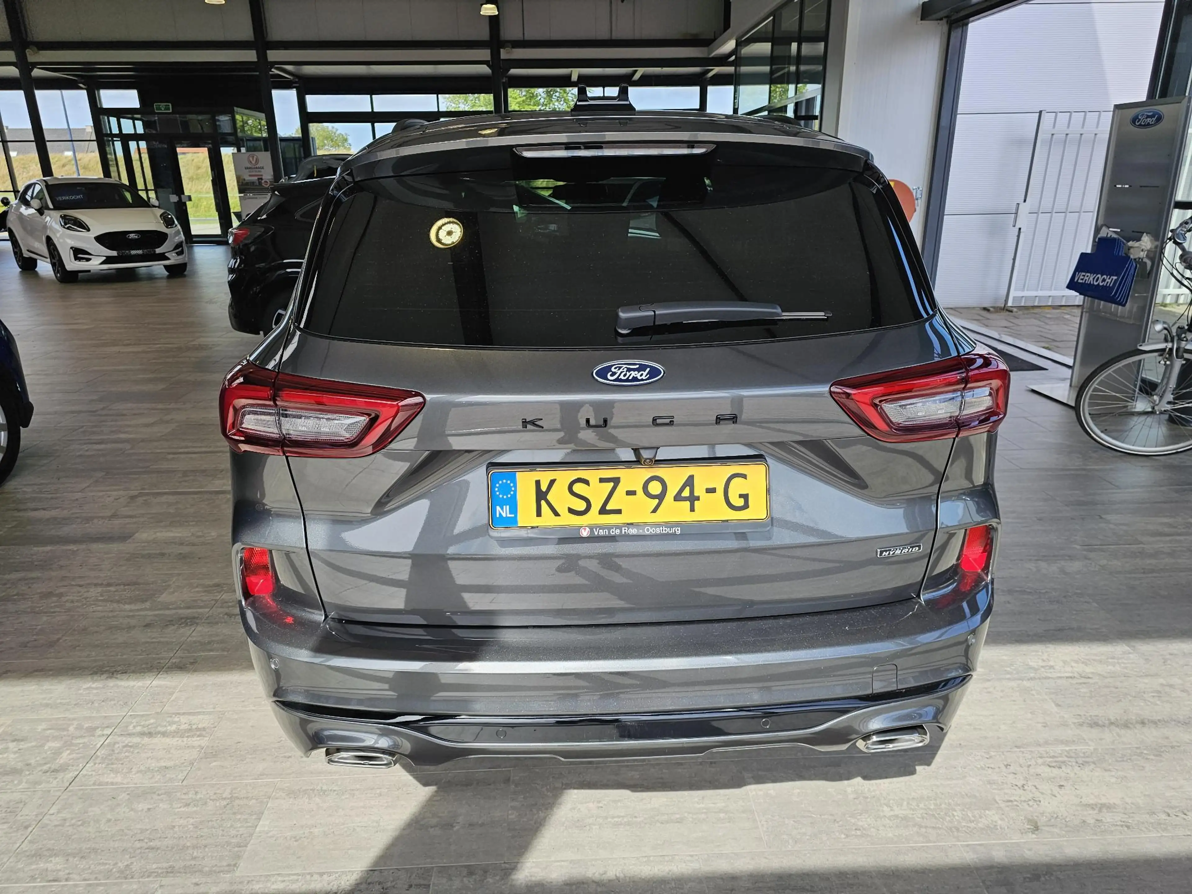 Ford Kuga 2.5 PHEV ST-Line — photo 4