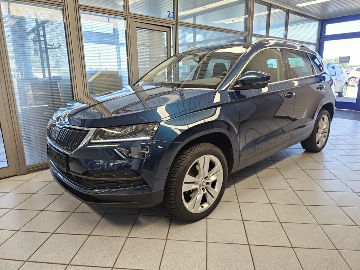 Skoda Karoq Style Navi,App-Connect,LED,Kamera,PDC Blau - 2