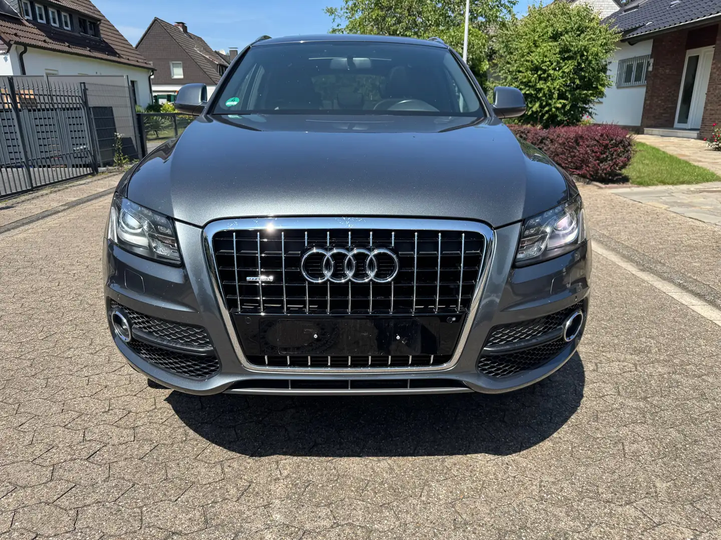 Audi Q5 3.0 TDI QUATTRO2xS-LINE SPORT-PLUS PANORAMA 1.HAND Grau - 2