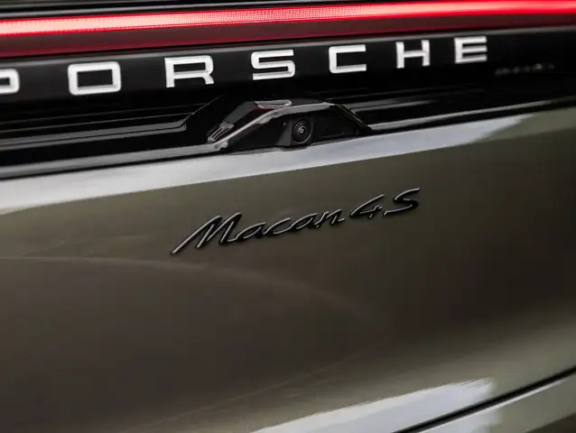 Porsche Macan view 28