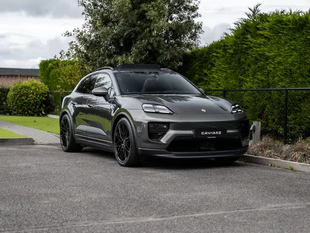 Porsche Macan view 19