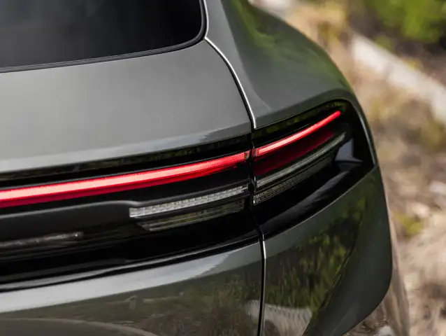 Porsche Macan view 29