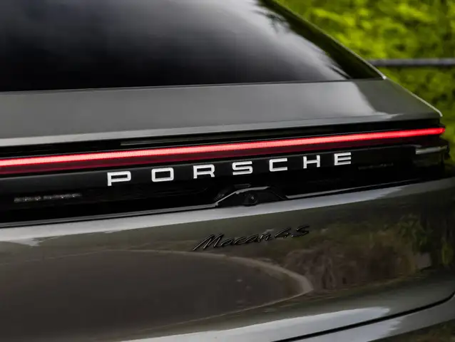 Porsche Macan view 27