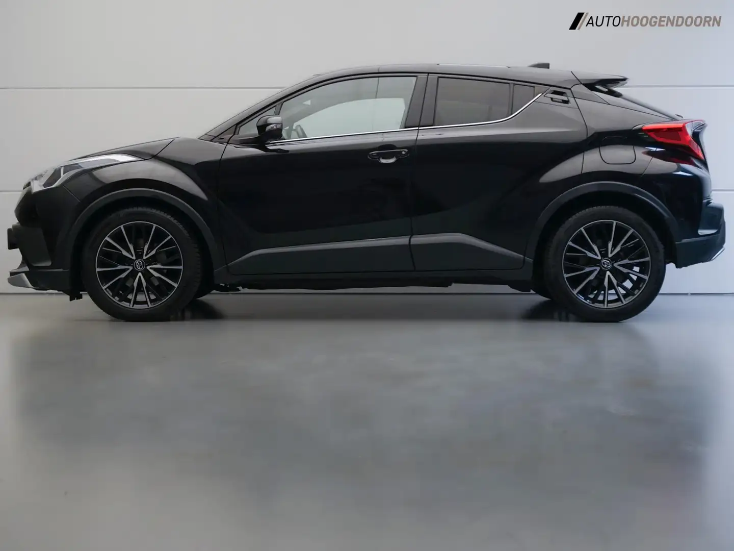 Toyota C-HR 1.8 Hybrid Executive (LED,NAVIGATIE,LEDER,BLUETOOT Black - 2
