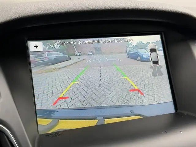 Ford Focus view 12