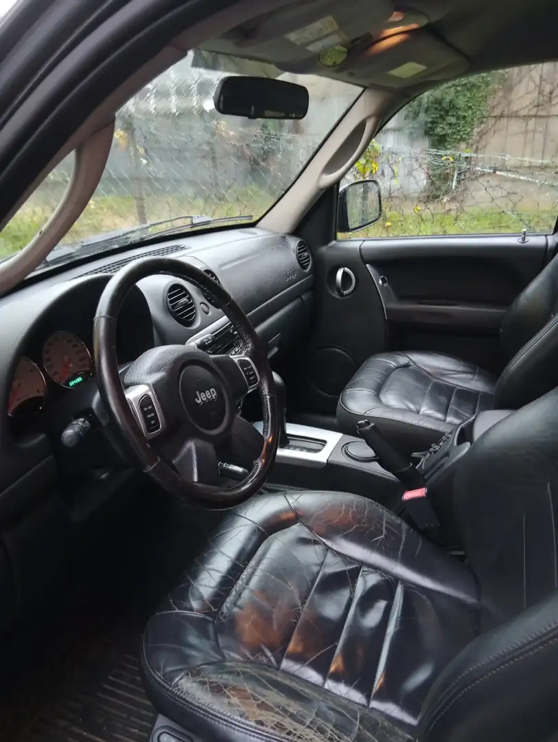 Jeep Cherokee Cherokee III 2002 2.8 crd Limited auto - 2