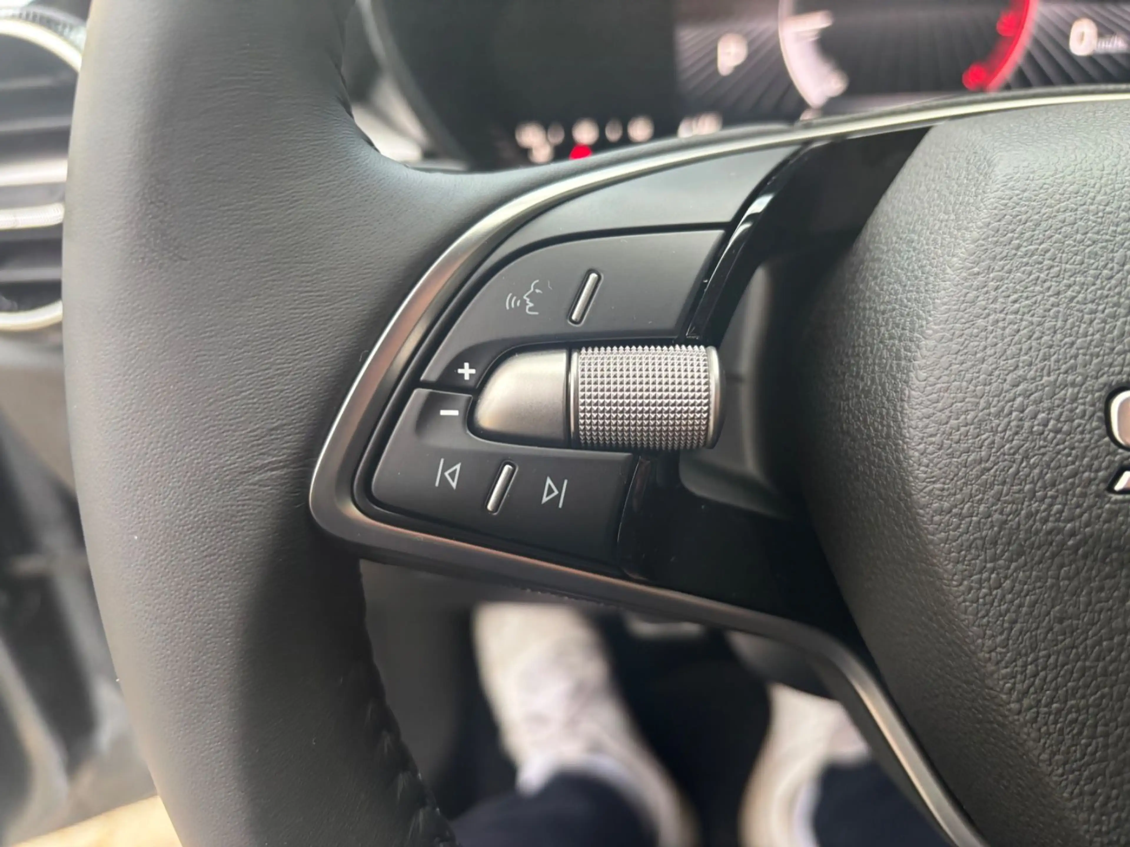 Skoda Fabia Selection 1.0 TSI DSG PDC/APP/RFK/LED/TEMP — photo 8