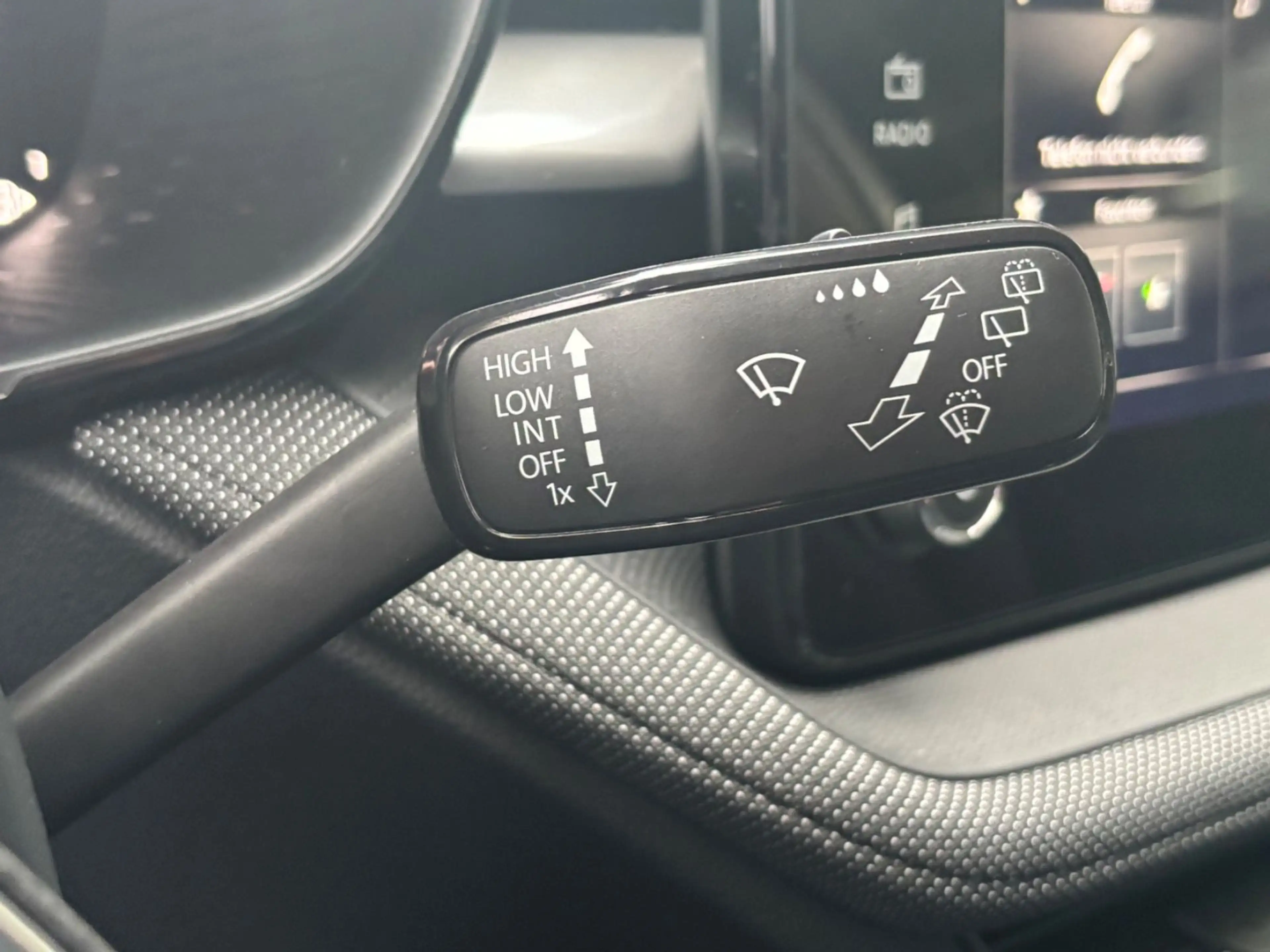 Skoda Fabia Selection 1.0 TSI DSG PDC/APP/RFK/LED/TEMP — photo 11