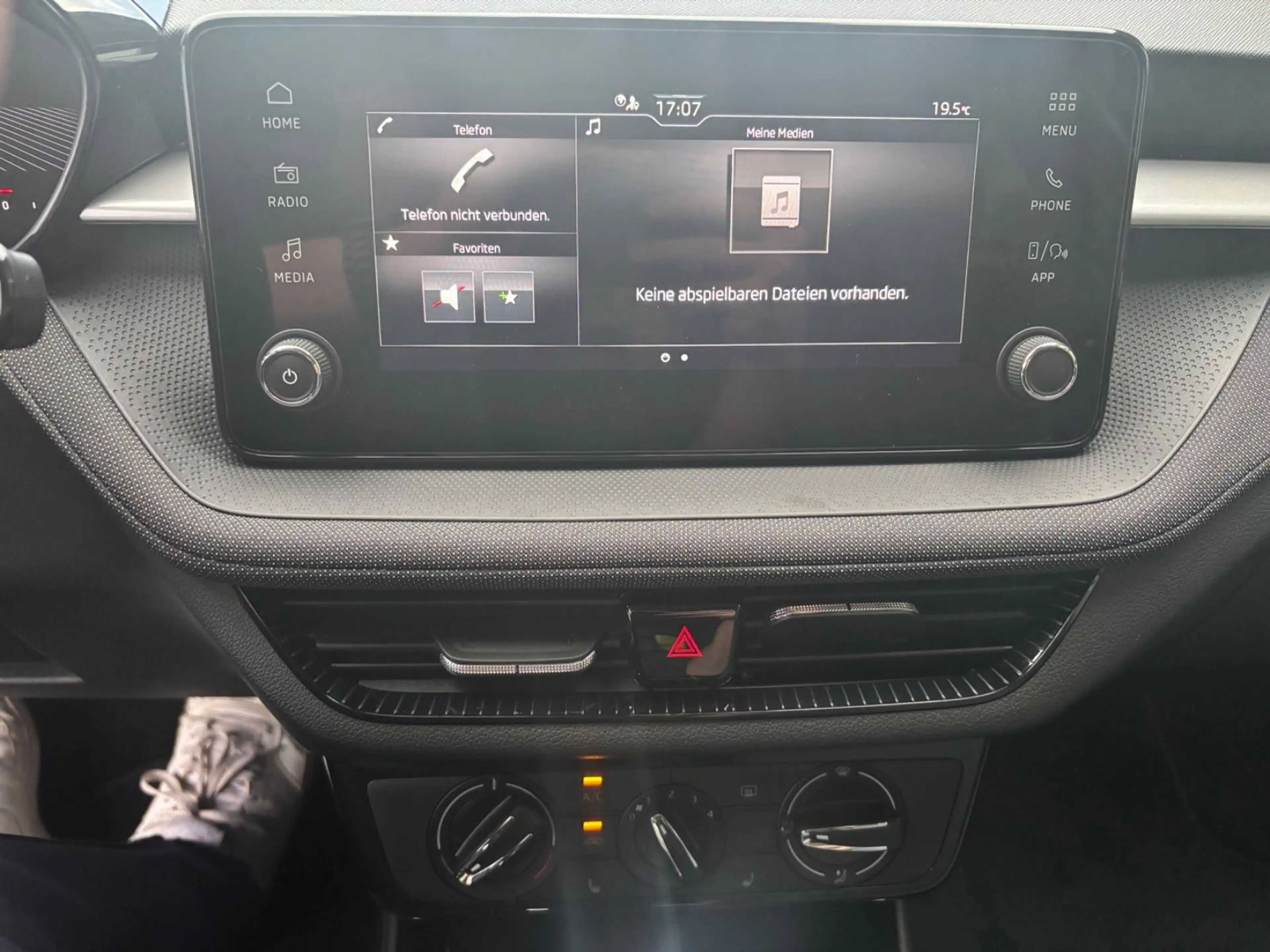 Skoda Fabia Selection 1.0 TSI DSG PDC/APP/RFK/LED/TEMP — photo 15