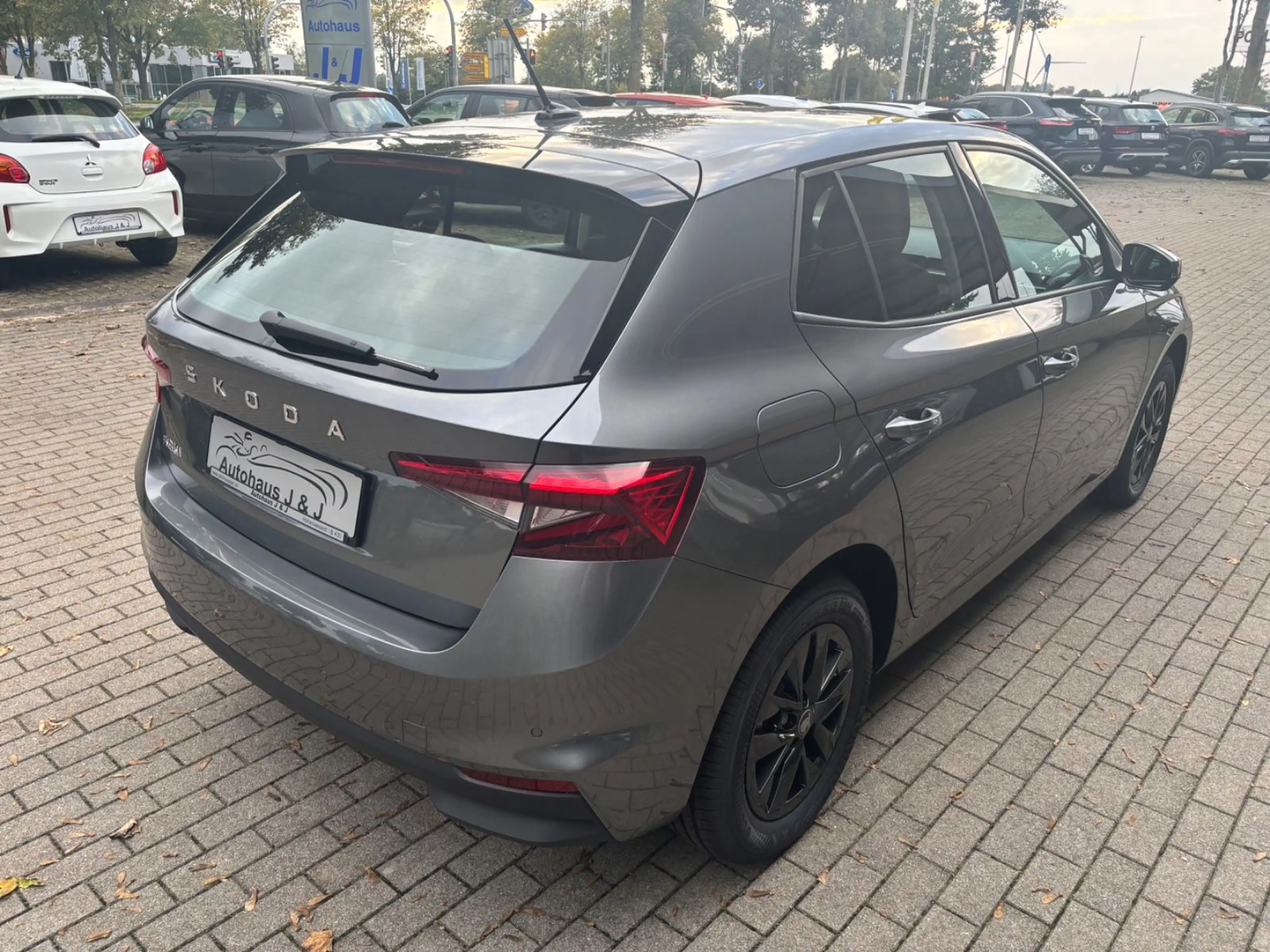 Skoda Fabia Selection 1.0 TSI DSG PDC/APP/RFK/LED/TEMP — photo 3