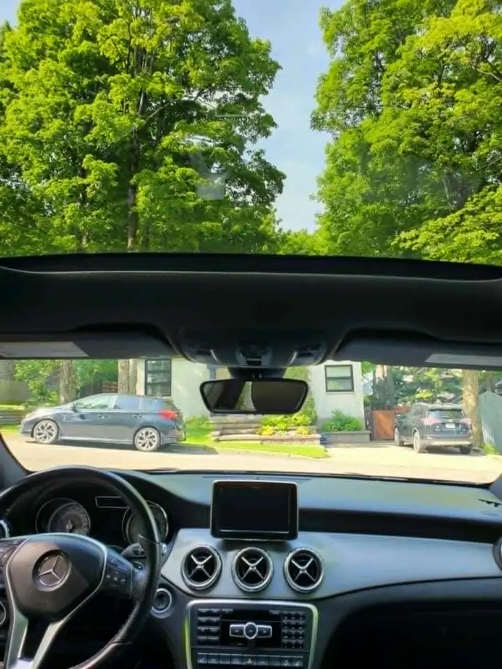 Mercedes-Benz GLA снимка Mercedes-Benz GLA