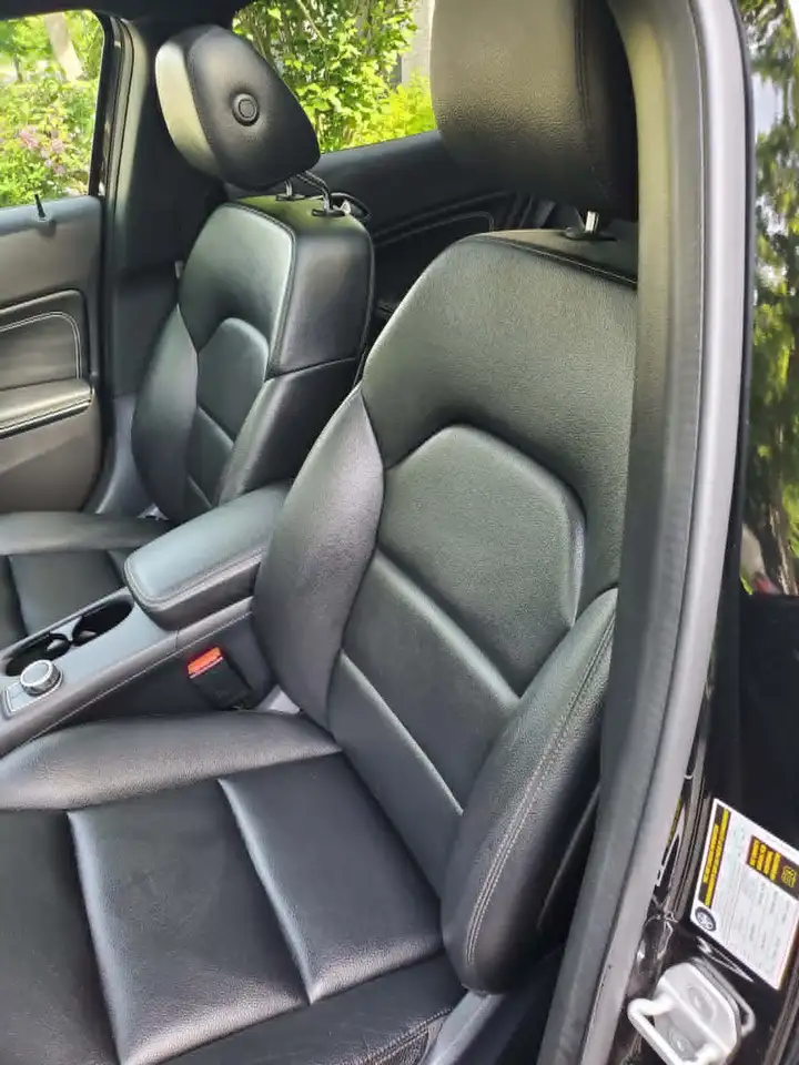 Mercedes-Benz GLA снимка Mercedes-Benz GLA