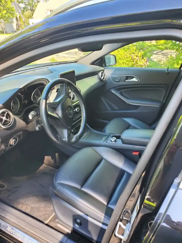 Mercedes-Benz GLA снимка Mercedes-Benz GLA